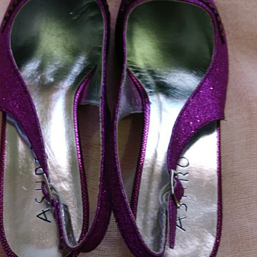 Shoes - Picture 4 of 4